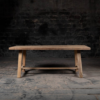 Legacy woodland Dining table - Qarnation