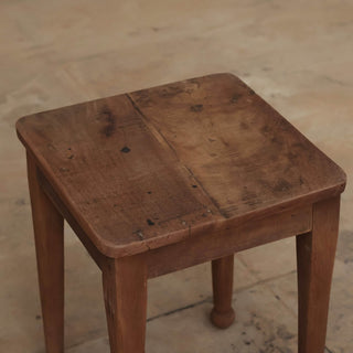 Setle Stool - Qarnation