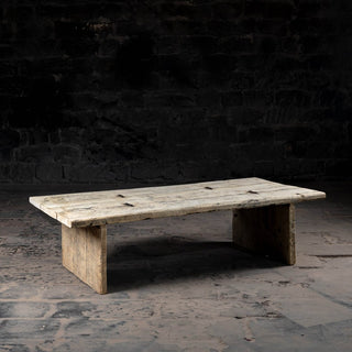 Sleek Coffee Table - Qarnation